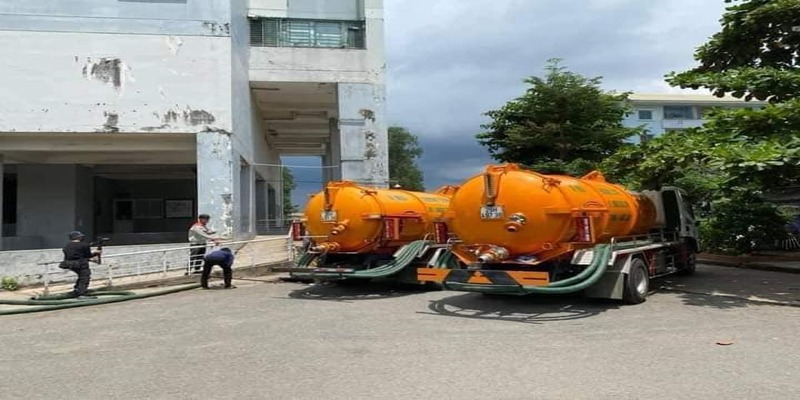 Dịch vụ hút hầm cầu Tiền Giang hỗ trợ dọn vệ sinh 